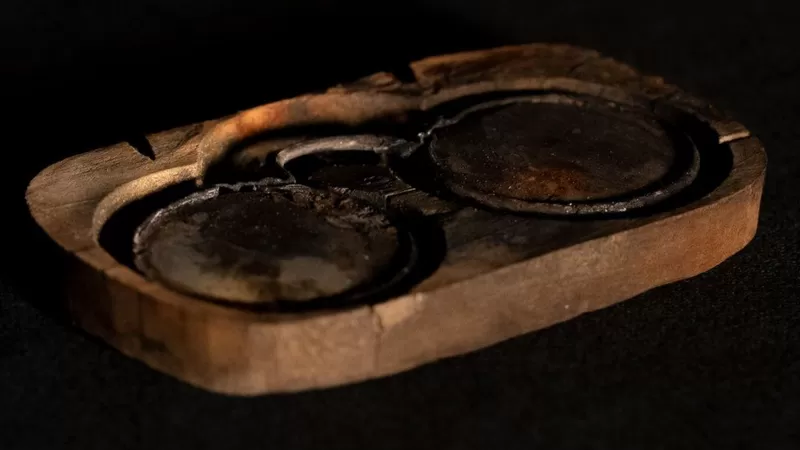 عینکی در قاب اصیل خود متعلق به ۳۴۰ سال پیش